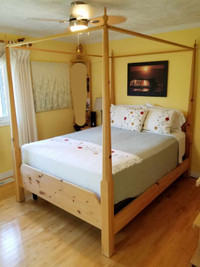 Queen-size bed frame (vintage, natural pine)