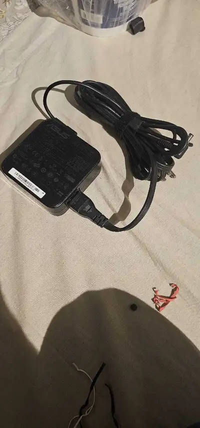 $40 416-857-9659 call or text Slim Genuine 19V 4.74A 90W AC Adapter Supply Charger For ASUS ZENBOOK...