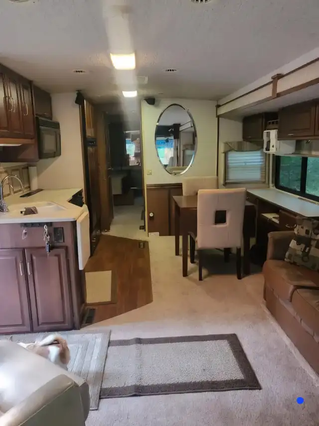 2003 Winnibego Motorhome Class A in RVs & Motorhomes in 100 Mile House - Image 5