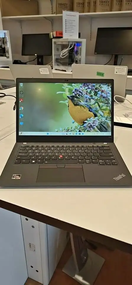 Lenovo ThinkPad T14s Gen 2 – Ryzen 5 / 16GB / 256GB SSD in Laptops in Markham / York Region - Image 2