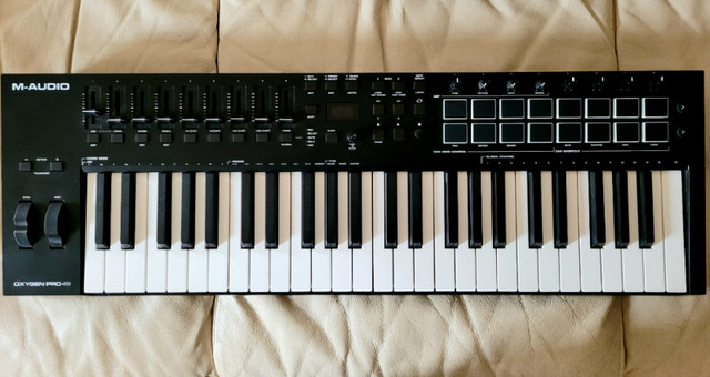 M-Audio Oxygen Pro 49 USB midi Keyboard in Pianos & Keyboards in Ottawa