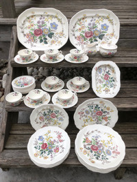 Vintage dinnerware 1952-71 Copeland Spode Romney flowers England