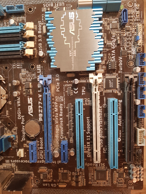 ASUS P8Z77-V LE PLUS motherboard in System Components in Saskatoon - Image 4