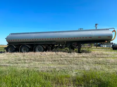 1996 advance triaxle water trailer 34 m3 cap