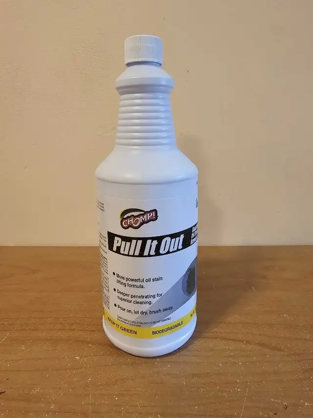 Pick It Up Oil Stain Remover in Other in Red Deer - Image 2
