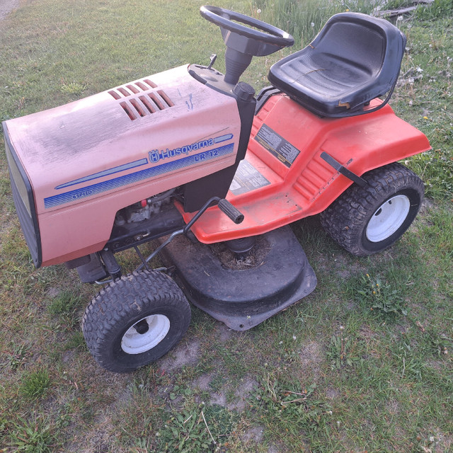 Husqvarna riding mower Lawnmowers & Leaf Blowers London Kijiji