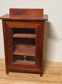 Miniature Wooden Display Curio Cabinet Doll House Furniture 1:12