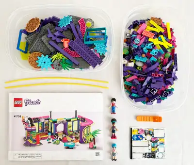 LEGO / FRIENDS / ROLLER DISCO ARCADE / (100% COMPLETE), View more