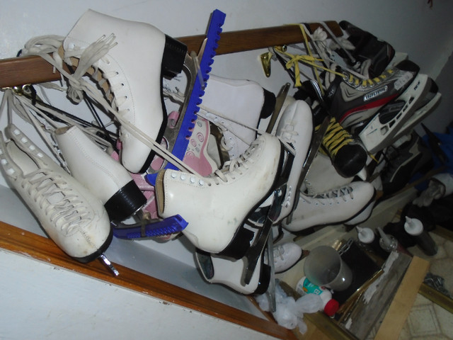 Boy’s Skates $25. 4 sizes in Hockey in Thunder Bay - Image 2