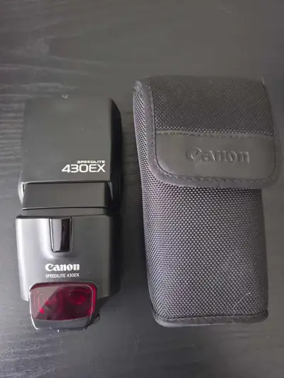 Reliable mid-range flash for Canon DSLR shooters. Great for portraits, events, and everyday photogra...