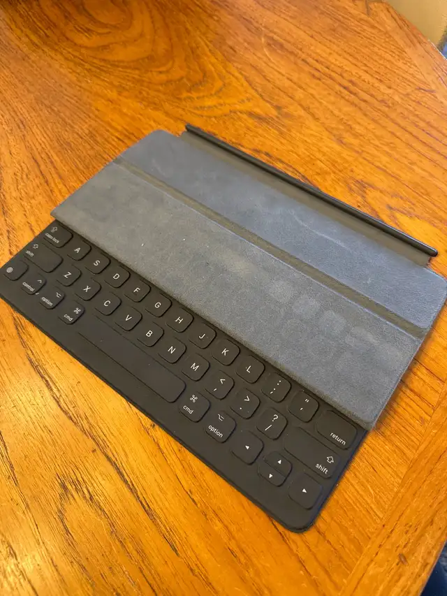 Apple Smart Keyboard A1829 in iPads & Tablets in City of Toronto - Image 4