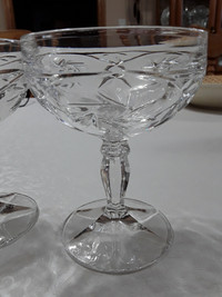 PINWHEEL CRYSTAL CHAMPAGNE/DESSERT GLASSES