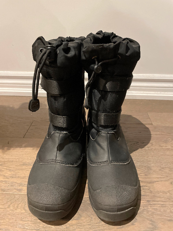 Boys Winter Boots Size 7 in Men's Shoes in Hamilton