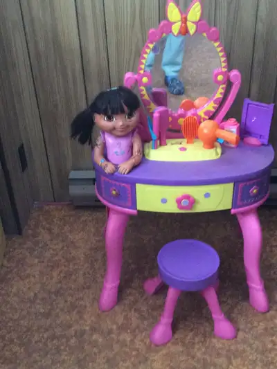Table maquilleuse Dora Fisher Price.   Vanity, View more