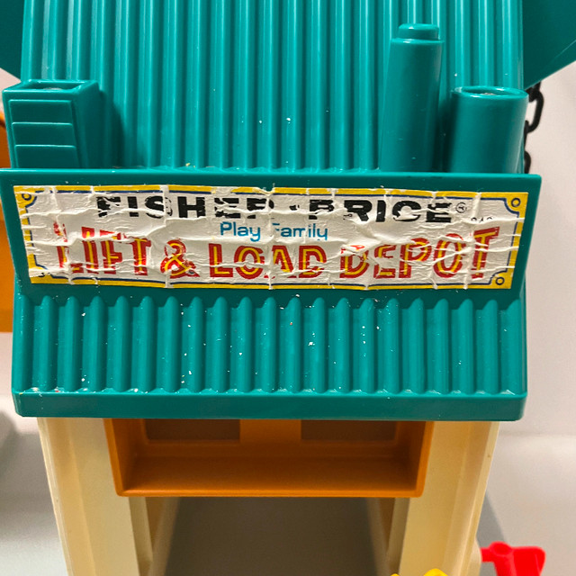 Vintage fisher price little people lift and load #1 construction in Toys & Games in St. Catharines - Image 2