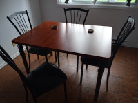 Dining table with leaf