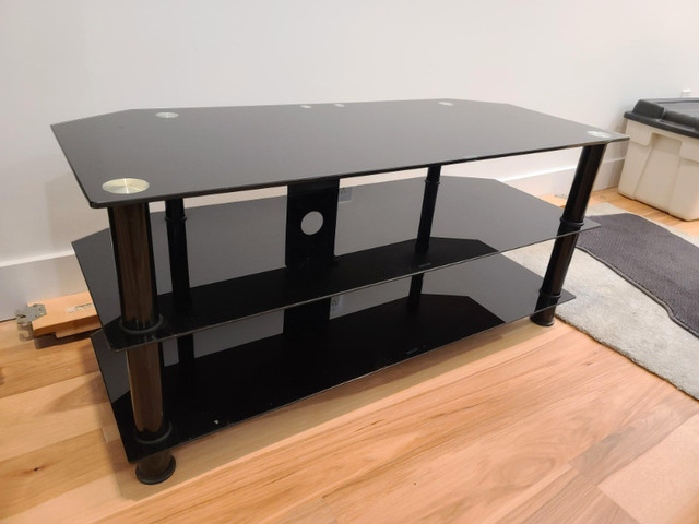 TV Stand / table in TV Tables & Entertainment Units in Pembroke