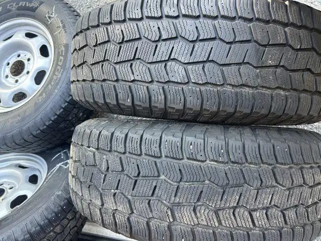 Ford Rims 17” on Cooper Snow Claws in Tires & Rims in Kawartha Lakes - Image 5