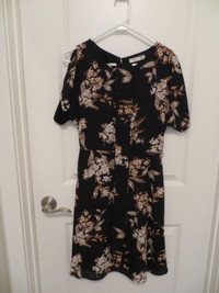 For Sale: Black Floral-Patterned Dress