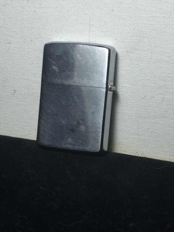 Vintage Classic Style Signed ZIPPO Bradford Pa. USA Silver Chrom in Arts & Collectibles in Vancouver - Image 3