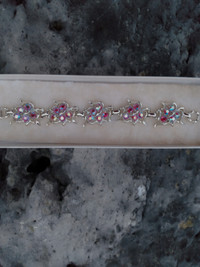 Sarah Coventry bracelet, in perfect condition