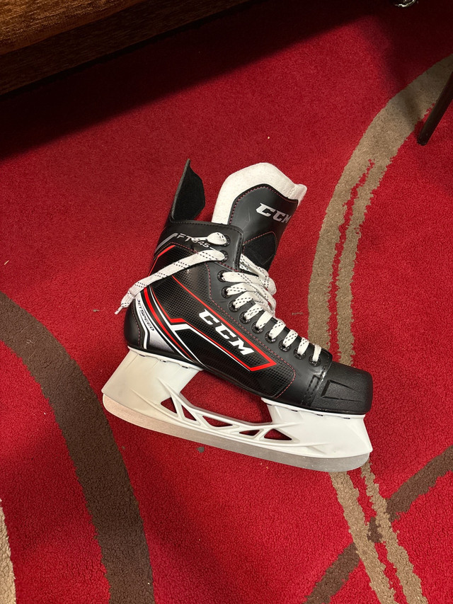 Skates Size: 9 in Skates & Blades in Mississauga / Peel Region - Image 2