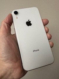 White iPhone XR 64GB