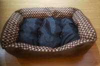 Large dog bed 27.5"x 19.5"x 7"