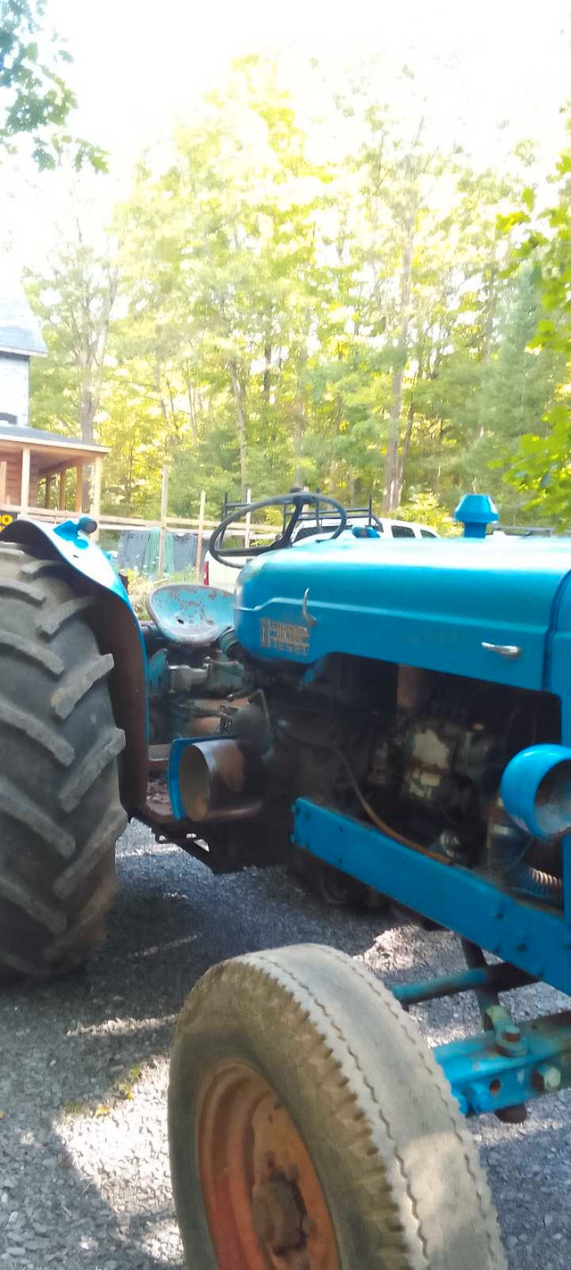 Fordson diseal tractor 1954 in Farming Equipment in Trenton - Image 3