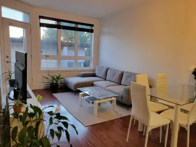Ce logement situé sur la rue Gordon à Verdun, distance à pied des métros de L'Église et Verdun, est...