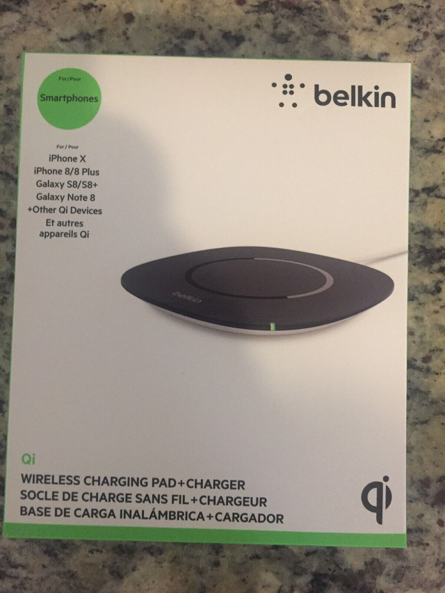 Belkin Boost Up Qi Wireless Charging Pad in Cell Phone Accessories in Calgary