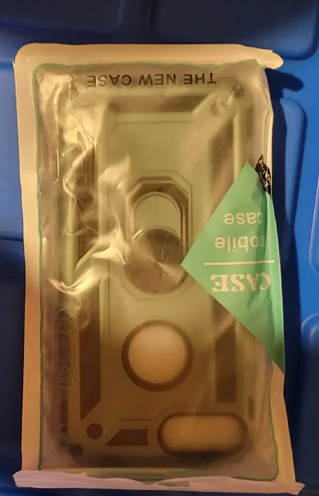 iphone 8 plus case in Cell Phone Accessories in Woodstock - Image 2