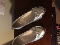 Girls size 4 silver shoes