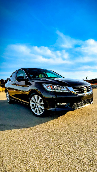 2015 HONDA ACCORD TOURING V6 SEDAN - Crystal Black Pearl