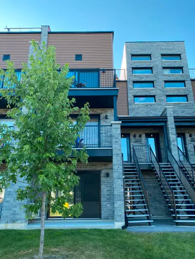 For Rent: 2 Bed in Aylmer (July/August)