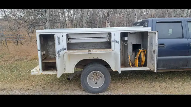2004 Chevy Duramax LLY 3500 in Cars & Trucks in Red Deer - Image 8