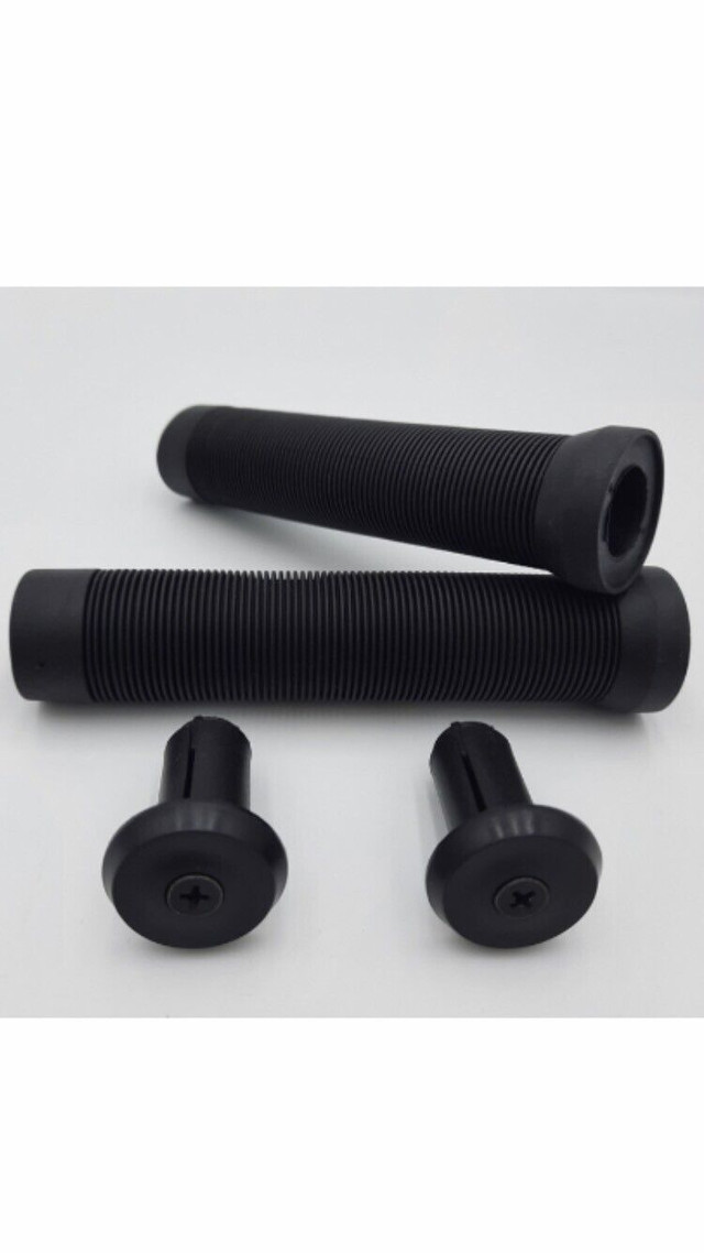 New BMX Grips Flangeless with bar end plugs 140mm Bicycle Grips  in Frames & Parts in Oshawa / Durham Region