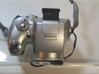 FUJIFILM FinePix 3100, with 4.0 Mega Pixels and 6x optical zoom