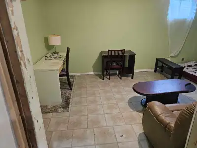 ASAP $ 700 FURNISHED ROOM FOR RENT BANK ST & WALKELY ROAD ALL INCLUSIVE Available ASAP Contact by te...