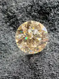 5.2 ct Lab diamond (Moissanite)