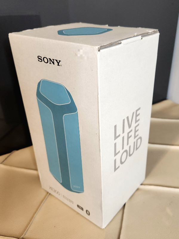 Sony SRS-XE300 Wireless Portable-Bluetooth-Speaker Waterproof in Speakers in Kitchener / Waterloo - Image 4