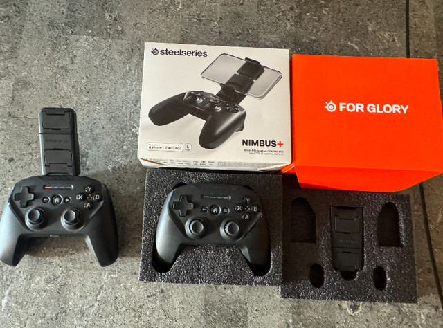SteelSeries Nimbus+ Wireless Gaming Controller + iPhone Mount in Other in City of Toronto