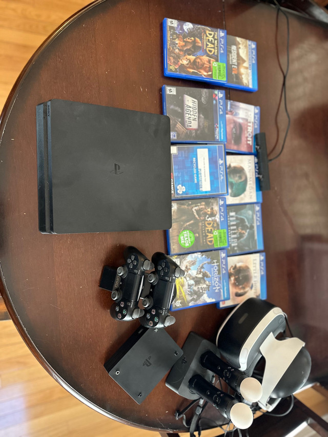 PS4  / VR Bundle + Games in Sony Playstation 4 in La Ronge - Image 3