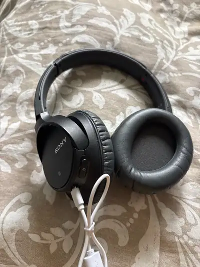 Sony noise cancelling Headphones , View more