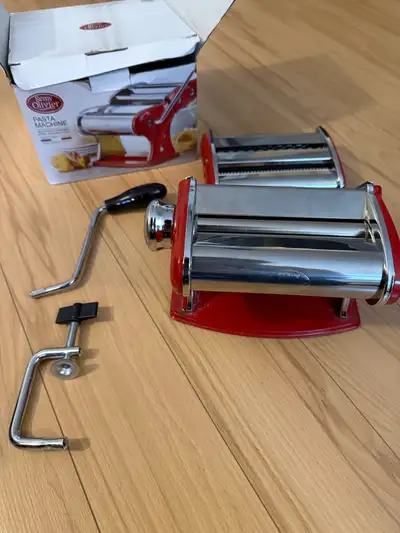 I am selling a used Remy Olivier pasta machine, perfect for making fresh pasta at home! This manual...