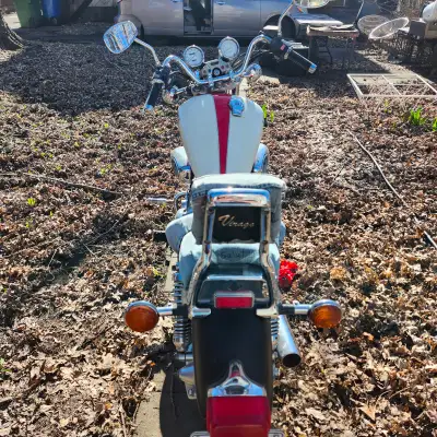 Parfait pour première moto ou projet. Carburateur refait la saison dernière, les huiles sont neuves...