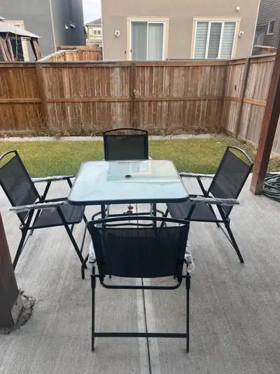 Patio set in new condition, View more