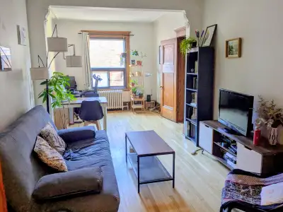 CESSION DE BAIL – Grand 3½ avec espace bureau | Face au parc La Fontaine Disponible dès le 1er novem...