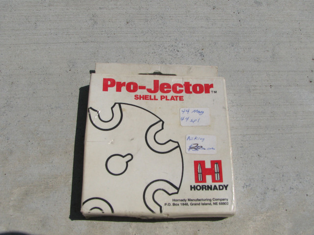Hornady pro-jector shell plate in Fishing, Camping & Outdoors in Brantford
