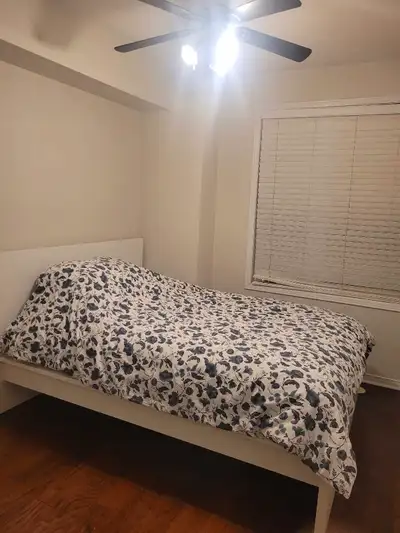 Room  for rent  with private bath perfect for Utm students.